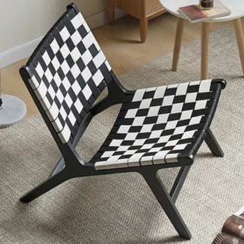 Čierna a biela šachovnici tkané stoličky, bežné jednu osobu pohovka stoličky, kožené sedlo, masívneho dreva kresle