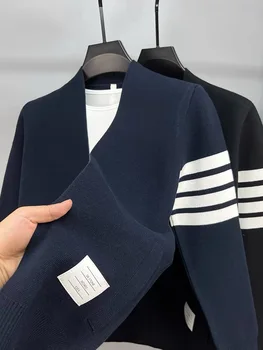 High-end značky klasické prekladané pletený sveter 2023 Jar a na Jeseň Nové Módne Šatkou kórejský Pletený Sveter pánske vrchné odevy